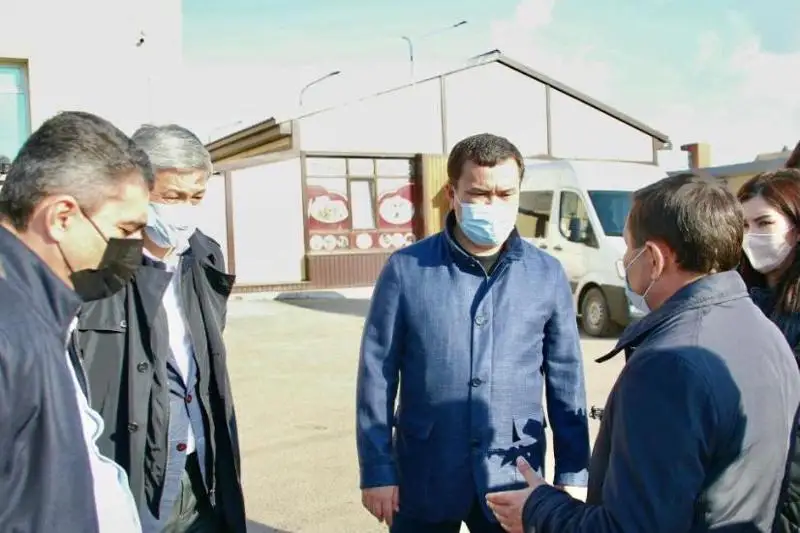 Работайте днём и ночью: Женис Касымбек побывал на проблемных объектах Караганды