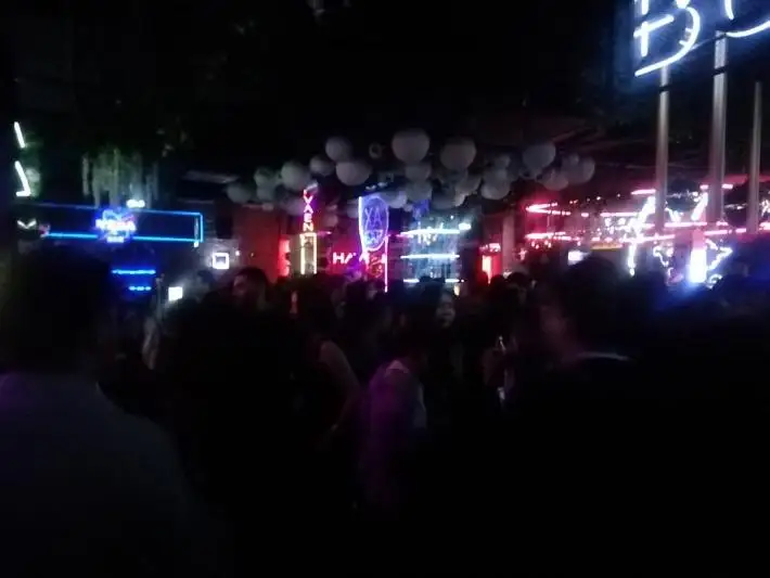 400 человек обнаружили в столичном клубе во время карантина