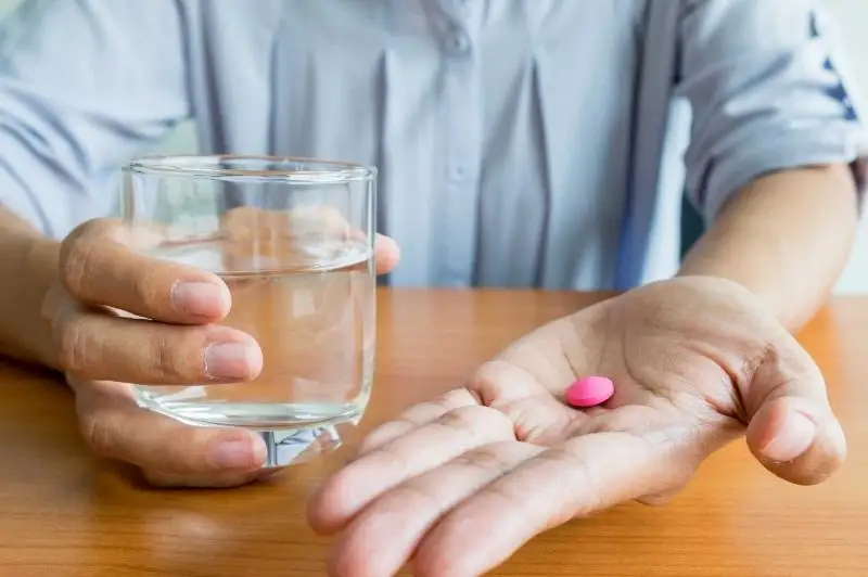 Противовирусные препараты нужно принимать строго по назначению врача - инфекционист