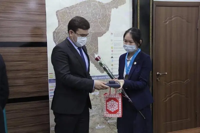 Школьники города Арыс удостоены награды «Медаль Елбасы»