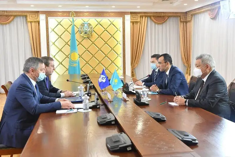 Máýlen Áshimbaev TMD Parlamentaralyq Assambleıa baıqaýshylarymen kezdesti