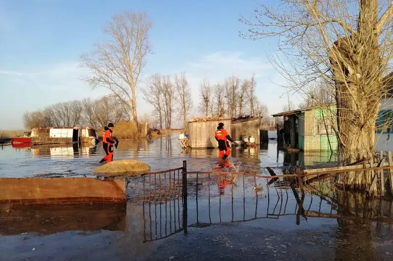 Силами ДЧС в Костанайской области удалось ликвидировать подтопление домов в кратчайшие сроки