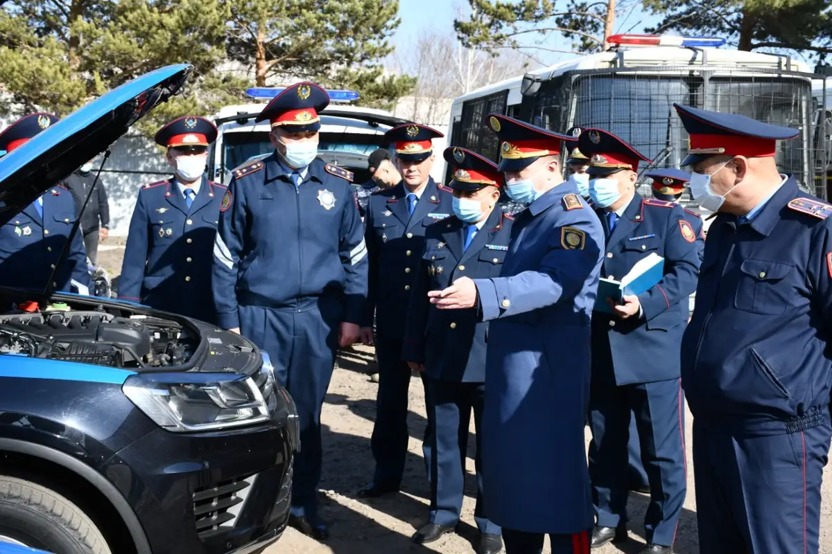 Строевой смотр служебного автотранспорта провели в Акмолинской области