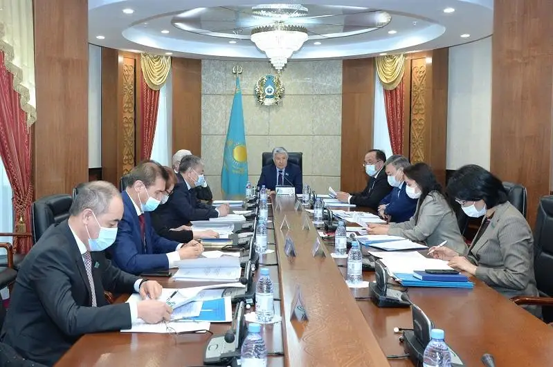 Сельчанам нужна отдельная программа обеспечения жильем - сенатор Алимжан Куртаев