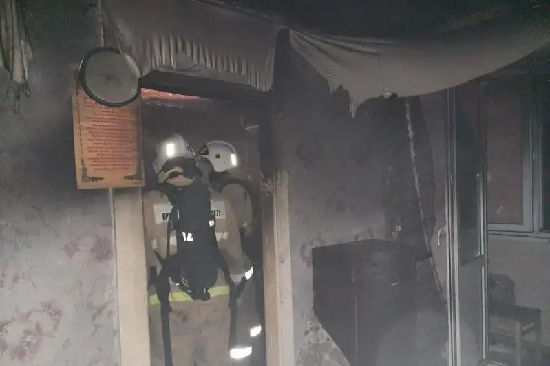 Более 60 человек эвакуировали из-за пожара в многоэтажке в Костанае