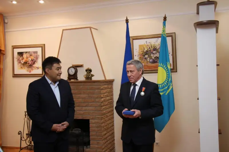 Орден «Достык»  вручили народному депутату Украины Ивану Кириленко