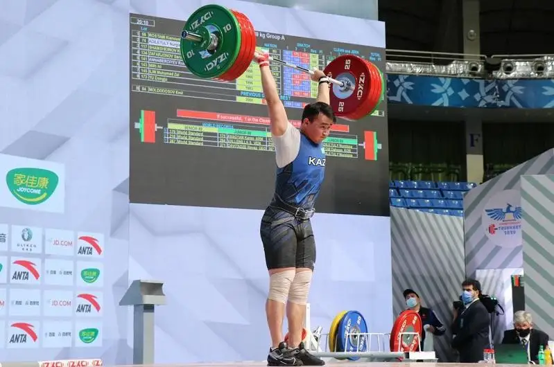 Казахстанский тяжелоатлет стал вторым на чемпионате Азии в Ташкенте