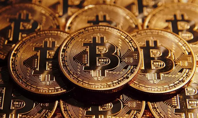 Bıtkoın baǵamy alǵash ret 33 myń dollardan asty jáne ol kún sanap ósip keledi