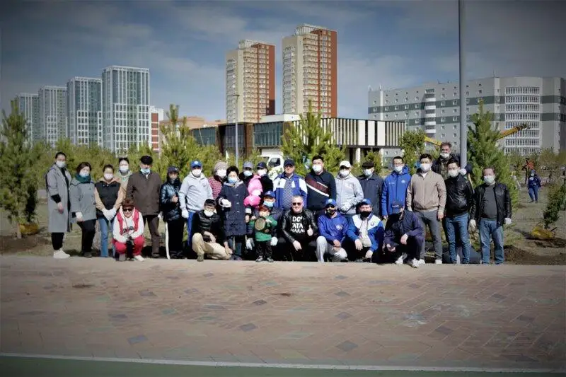 Столичные коллективы приняли активное участие в общегородском субботнике