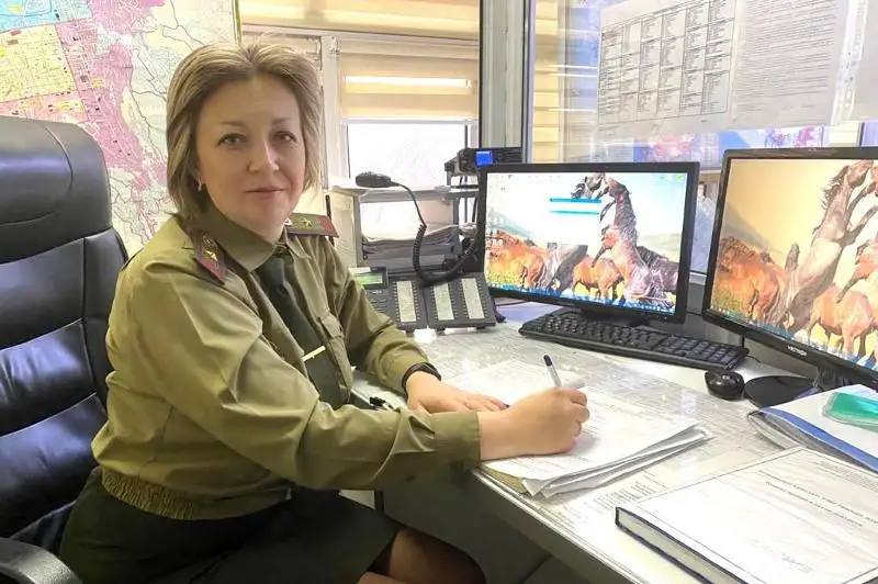 С детства любила форму - диспетчер Службы пожаротушения ДЧС Алматы о своей работе