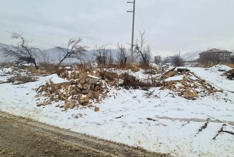 На мусор на месте вырубленных яблоневых садов пожаловались алматинцы