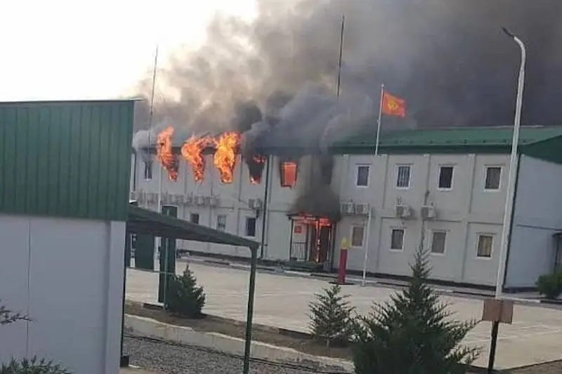 Таджикская сторона открыла огонь по пограничным заставам Кыргызстана -  погранслужба КНБ КР