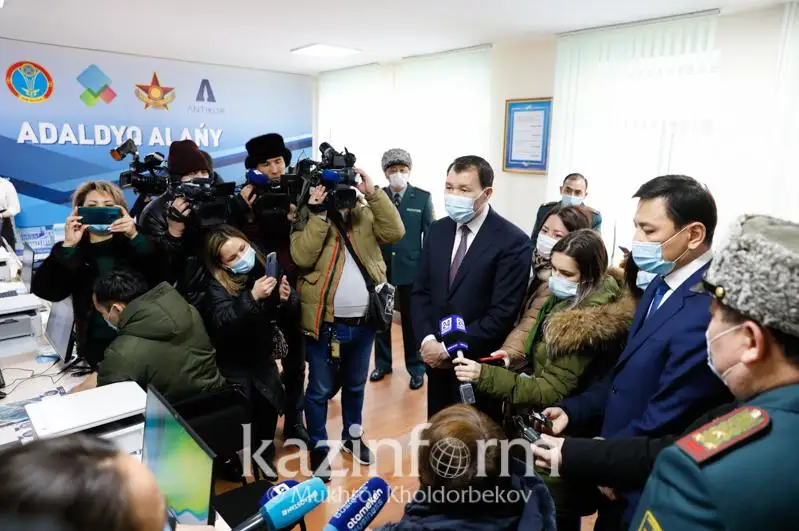 Altaı Kólginov pen Alık Shpekbaev «Astana – adaldyq alańy» jumysymen tanysty