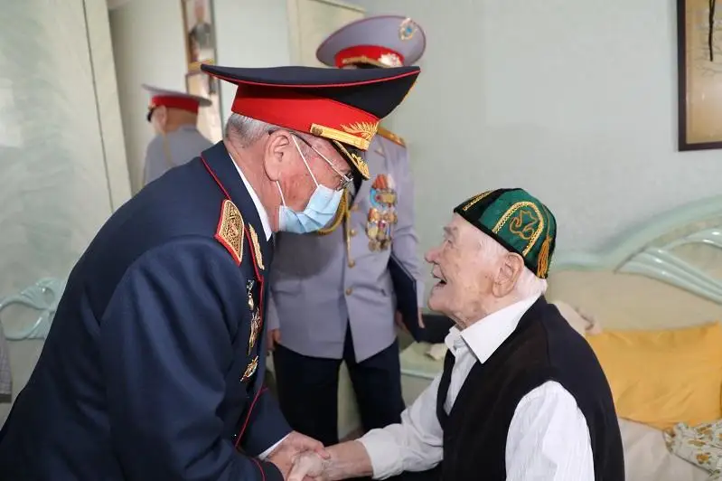 93-летнего ветерана ВОВ поздравили в Нур-Султане