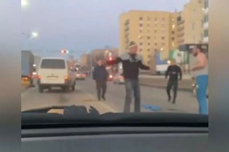 Два водителя устроили драку на дороге в Нур-Султане