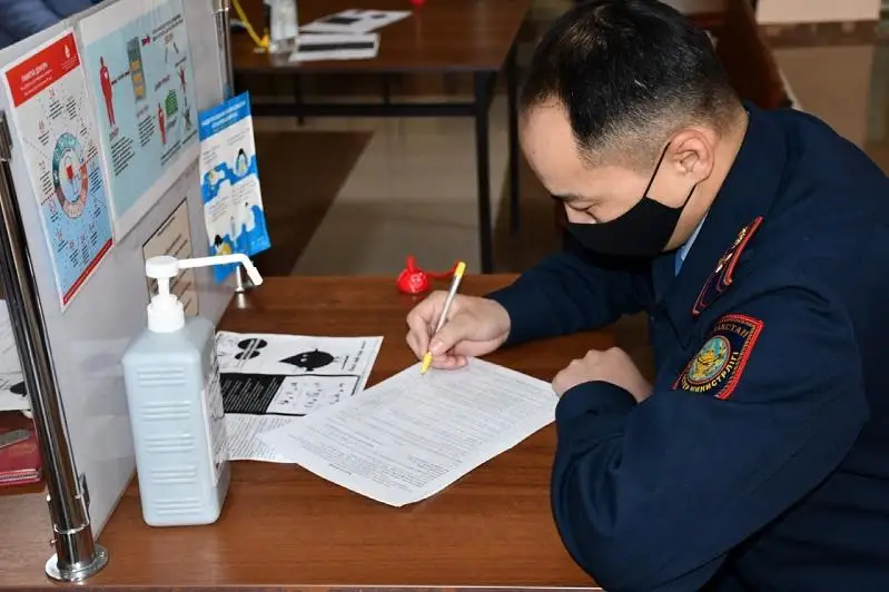 Банк крови пополнили в свой профпраздник криминалисты Акмолинской области