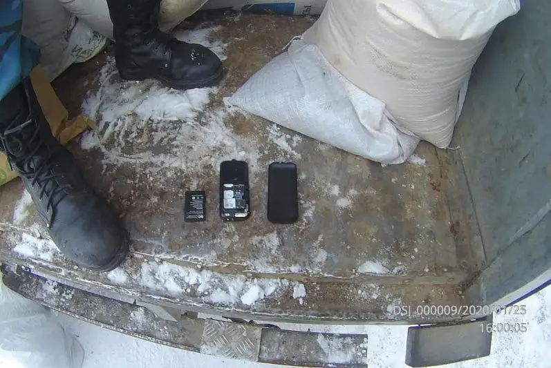 Заведующий столовой пытался пронести запрещенные предметы в колонию ВКО