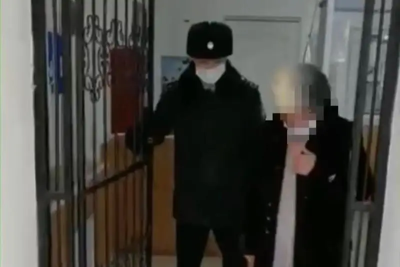 Одна из старейших осужденных  вышла на свободу в Атырау