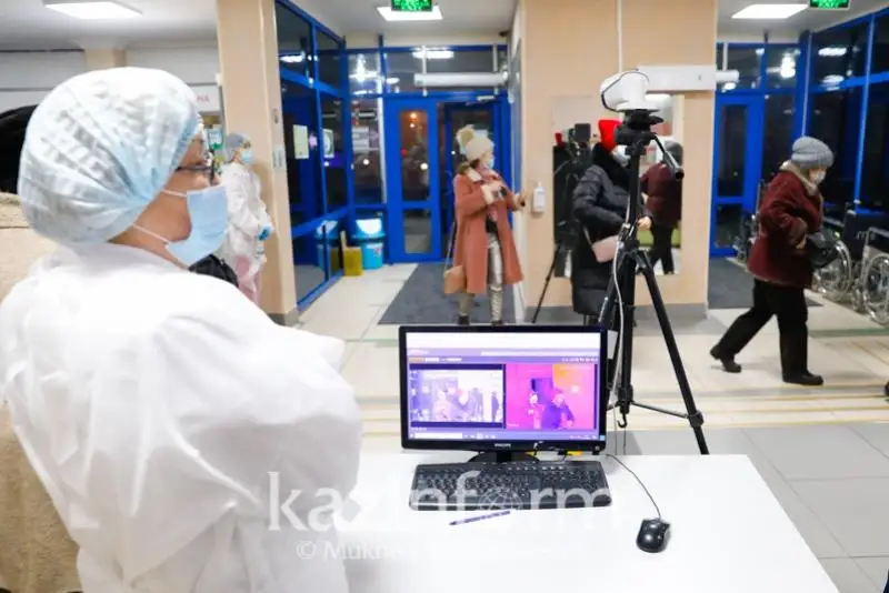 Как алматинцев будут вакцинировать в ТРЦ и на рынках