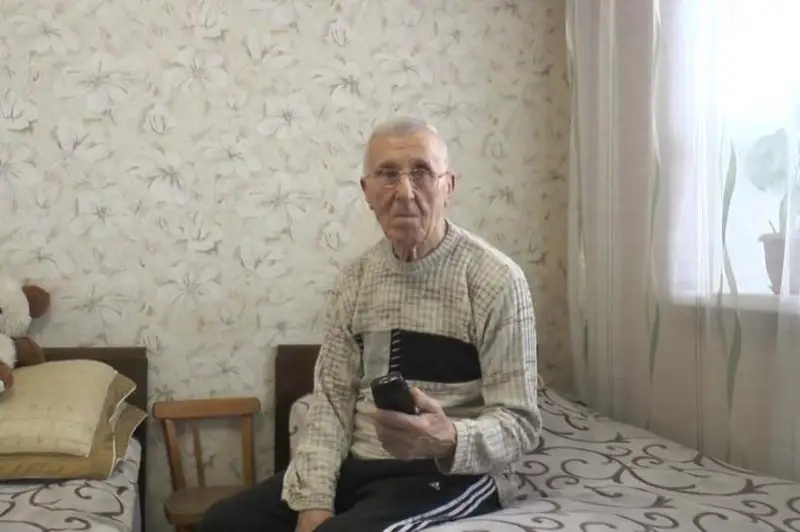 Потерявшегося дедушку вернули домой полицейские Алматы