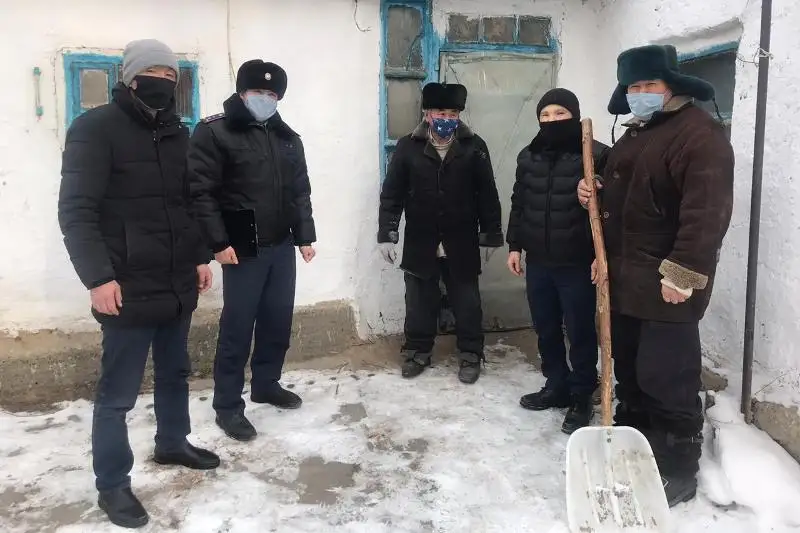 За оскорбление полицейского жителя ВКО приговорили к 40 часам общественных работ