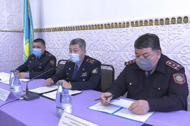 Полицейские с помощью планшетов будут проверять наличие прав и техпаспорта у водителей в ВКО