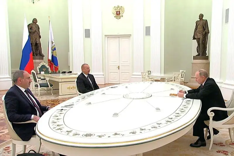 Переговоры Путина, Алиева и Пашиняна по Карабаху продлились почти четыре часа
