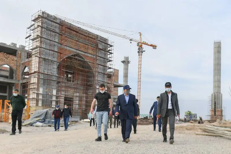 Вопрос с парковками решают в Туркестане