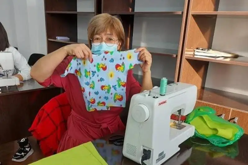 Многодетных мам и женщин с инвалидностью бесплатно обучат швейному делу в Атырау