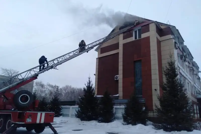 Один из объектов здравоохранения загорелся в Усть-Каменогорске