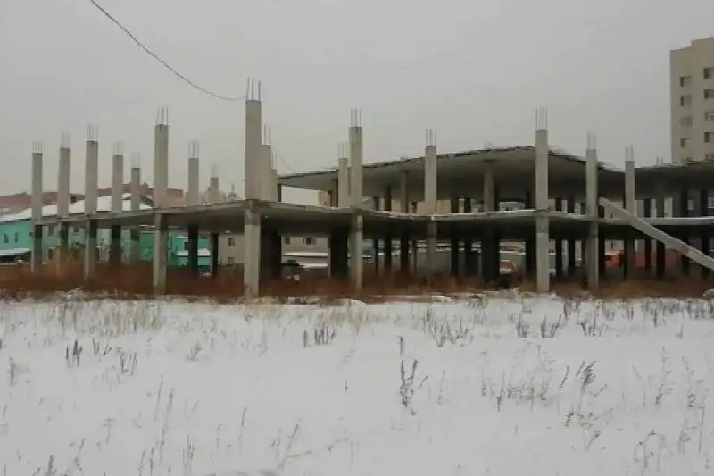 В столице снесли самовольно возведенный магазин с офисом