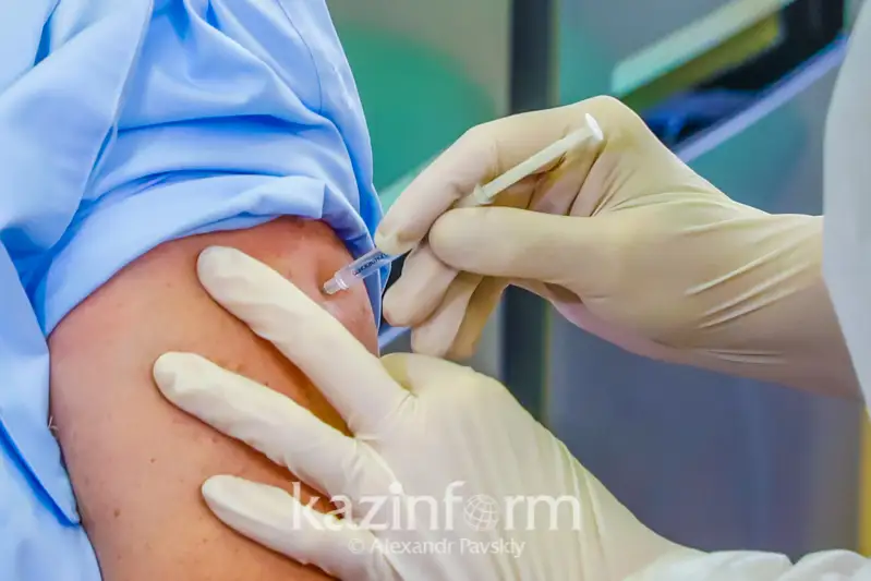 Более шести тысяч человек получили вакцину за день в Алматы