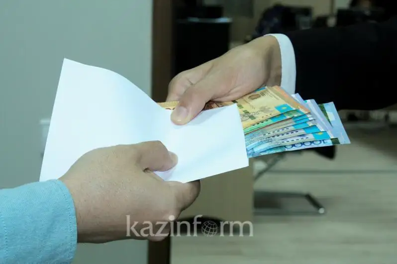 К уплате почти 600 млн тенге приговорили взяткодателей за два года – Антикоррупционная служба