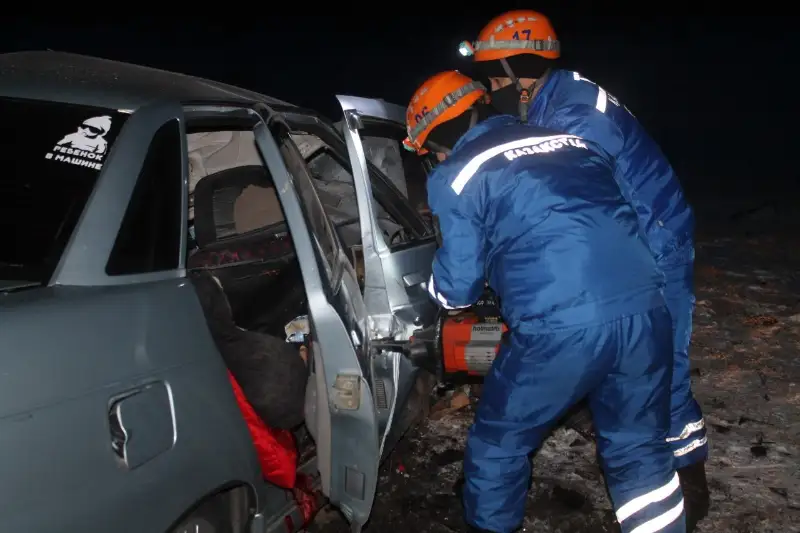 Batys Qazaqstanda jol apatynan 25 jastaǵy júrgizýshi qaza tapty