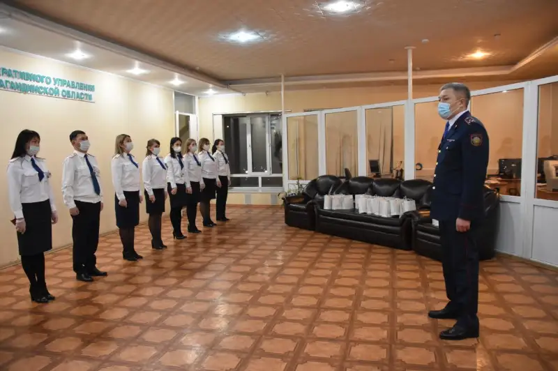 Сотрудников ЦОУ поздравил с Новым годом Ерлан Файзуллин