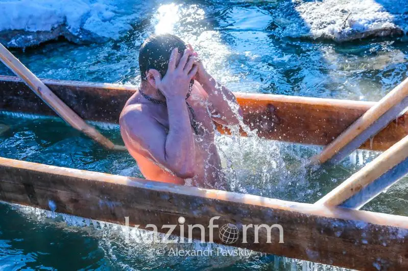 Массовые купания на Крещение запретили в Костанайской области