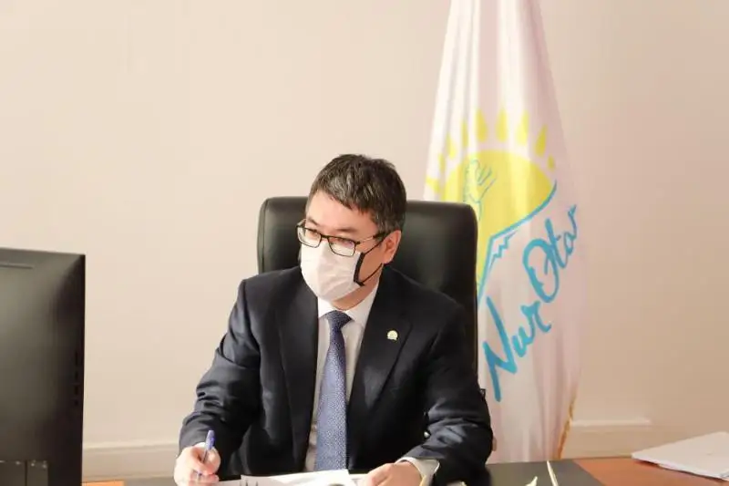 Глава Минтруда провел прием граждан в общественной приемной партии «Nur Otan»