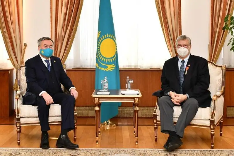 Орден «Достық» вручили сопредседателю Межпарламентской группы дружбы «Казахстан-Швейцария» Филиппо Ломбарди