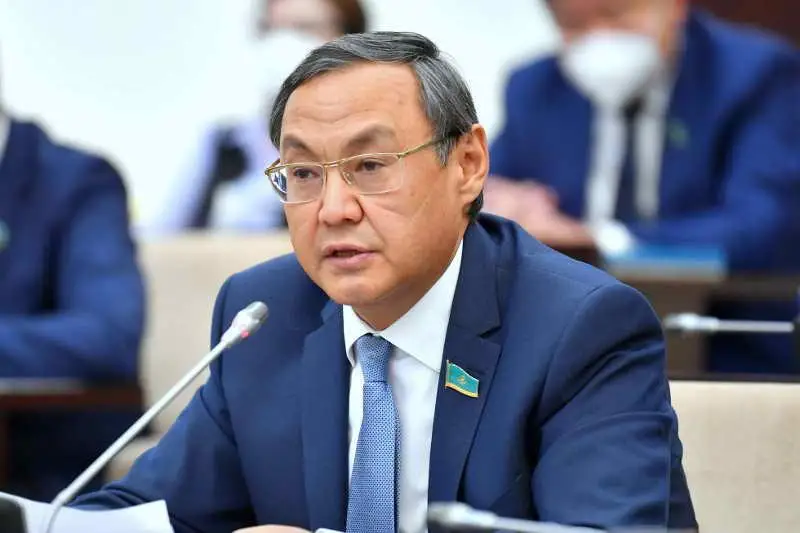 Низкий объем инновационной продукции в Казахстане отметил сенатор