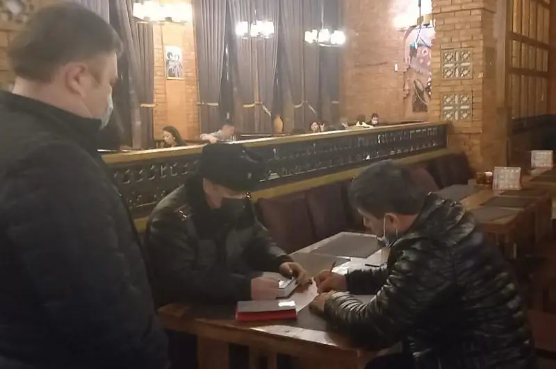 За ночь мониторинговые группы выпроводили свыше 400 человек из ночных заведений Алматы