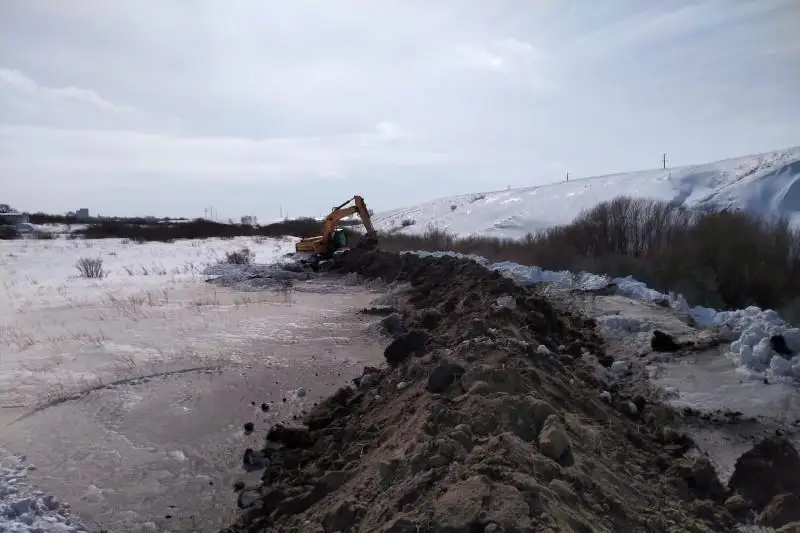 Профилактические взрывные работы провели на пяти участках рек СКО