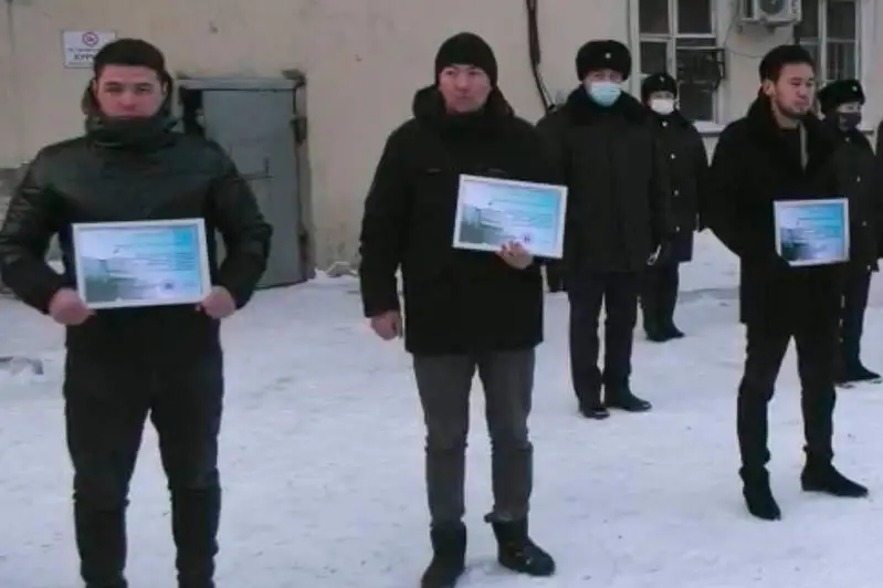 Провалившихся детей в реку Сарыбулак спасли прохожие в Нур-Султане