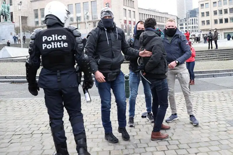 Полиция Брюсселя задержала несколько сотен участников протестов