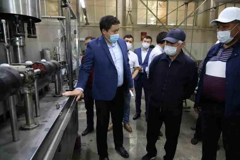 Предприятия Меркенского района посетил Бердибек Сапарбаев