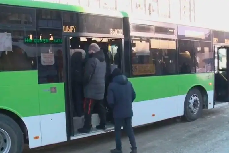 Соблюдают ли масочный режим в автобусах Семея