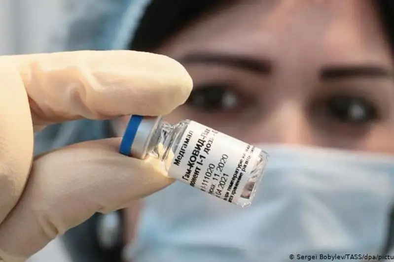 В Берлине не видят препятствий для использования вакцины из РФ