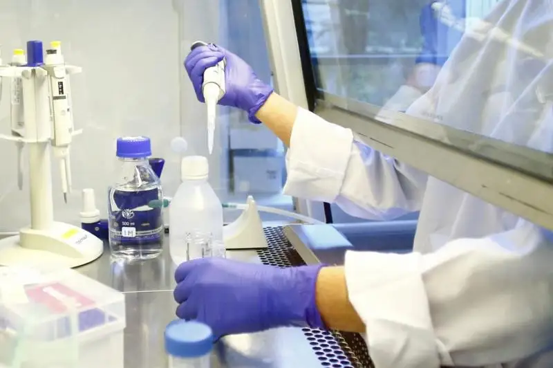 Британские медики нашли лекарства, снижающие летальность от COVID-19 на 24%