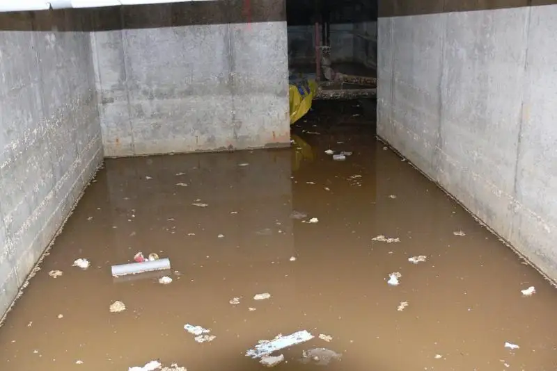 Названы причины затопления ряда жилых комплексов на левом берегу столицы