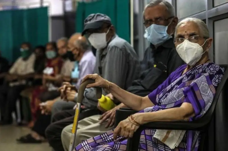 Коронавирус: рекордное число заболевших в Индии, AstraZeneca проверяют на побочные эффекты