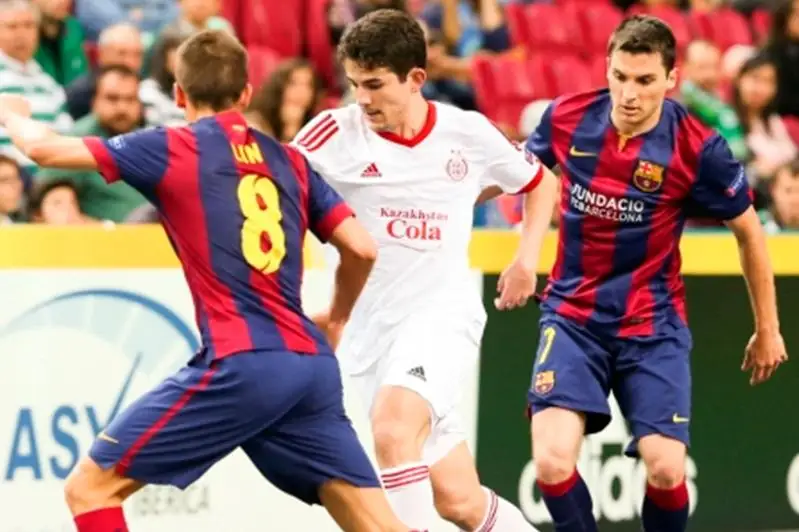 «Кайрат» сыграет с «Барселоной» в полуфинале Лиги Чемпионов